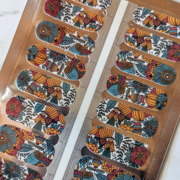 5 for $15 Nail Wrap - Zentangle ( Folk Art) - Picture 2 of 6